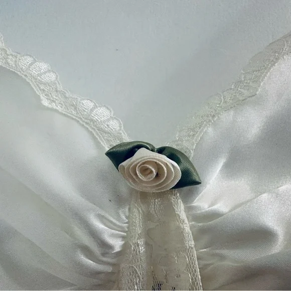 Vintage 1980’s Val Mode Lingerie Ivory White Lace Slip with Rose, Women Size XL - Picture 7 of 15